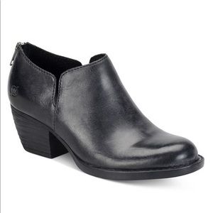 Born Antonia leather bootie NWT
